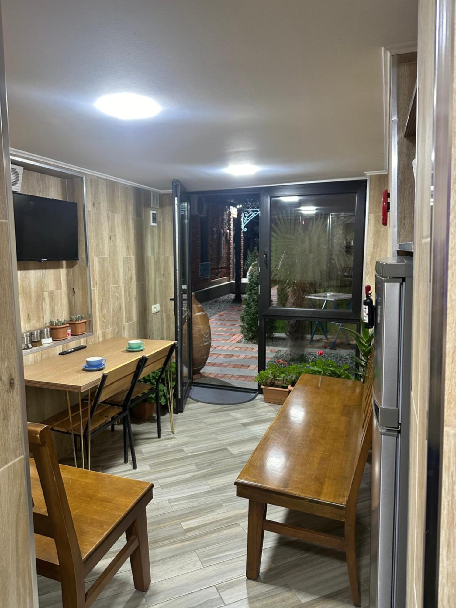 Hotel Varla Kutaisi Exterior foto